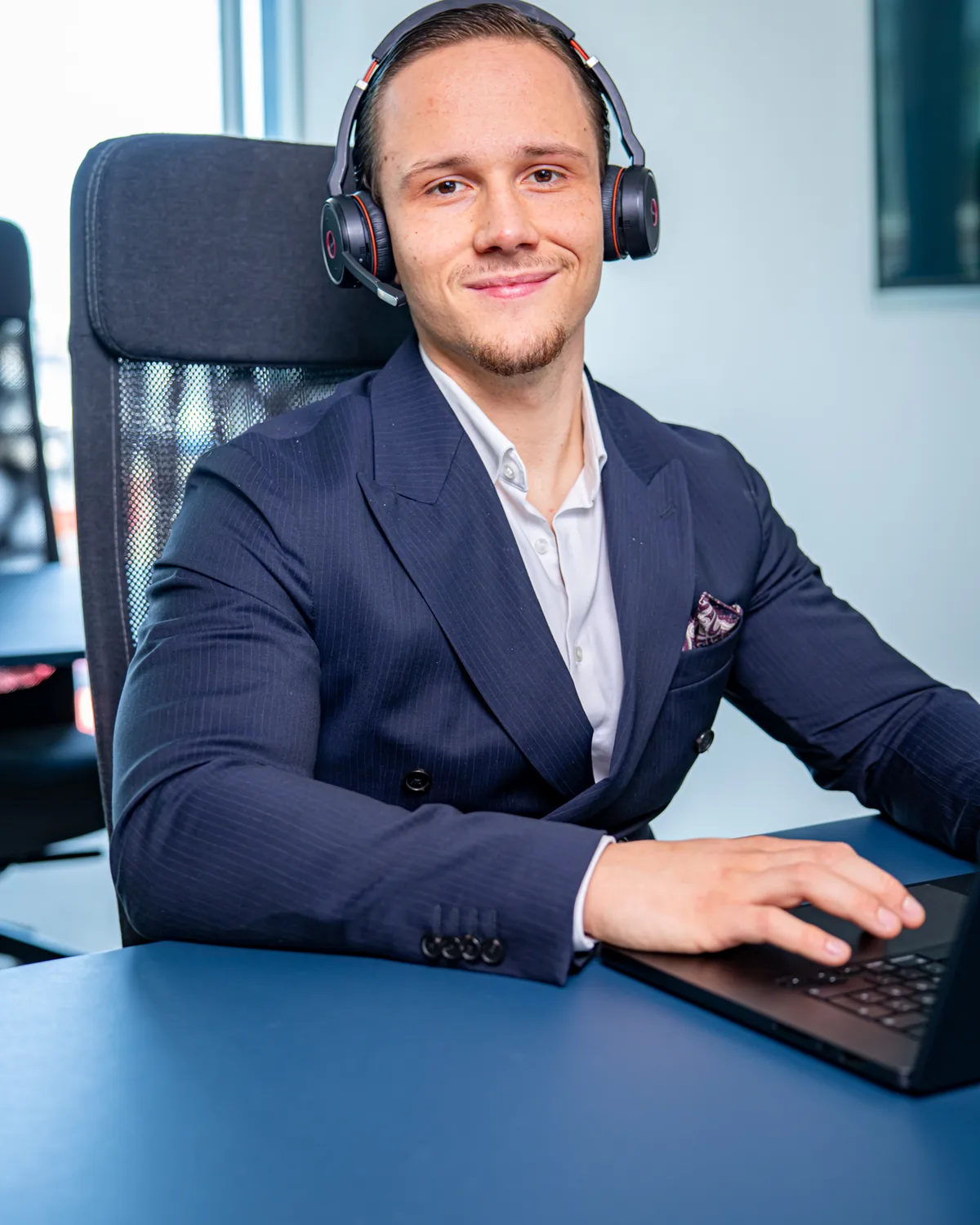 Kollegen von Heidemann & Elbe bei der Arbeit im Büro